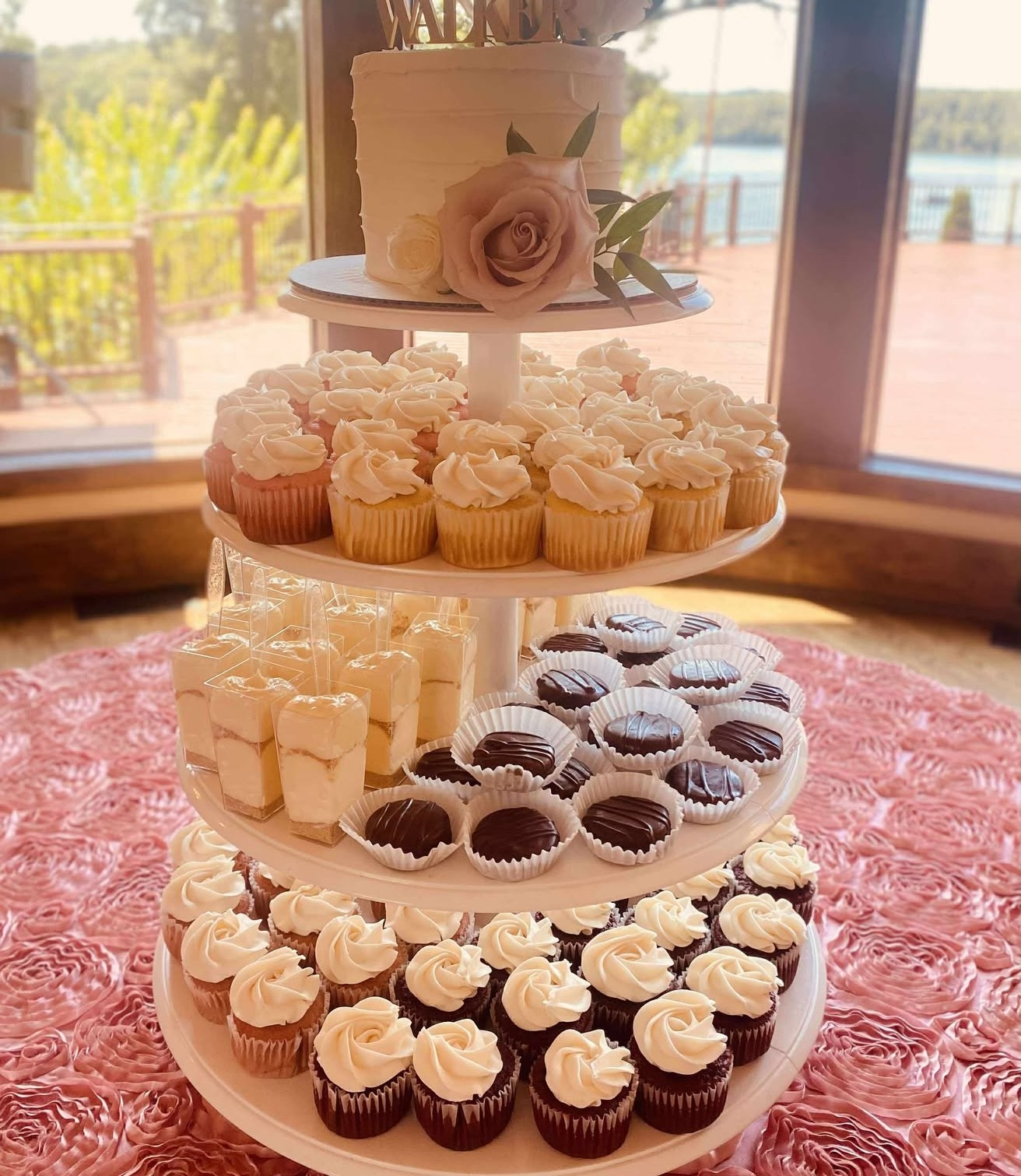 Dessert cakes and party trays